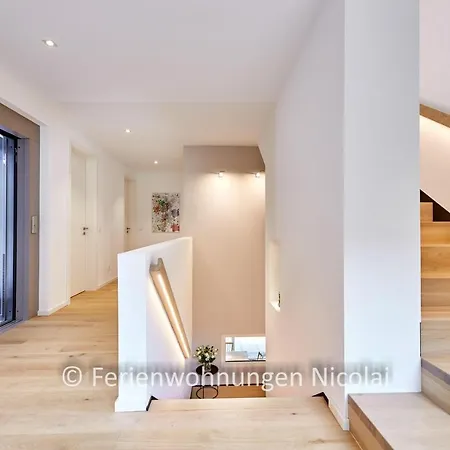 Villa Foerderesidenz-kitzeberg-luxusvilla-mit-meerblick-wellnessbereich-und-kamin
